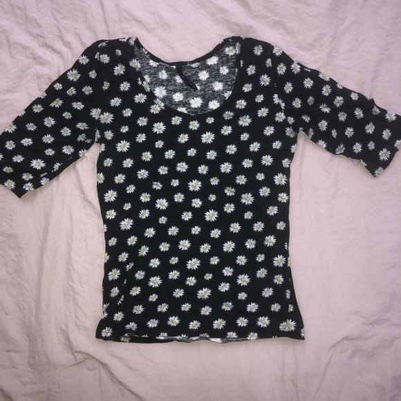 B Jewel Tops - Daisy Print Top B Jewel Tops - Daisy Print Top